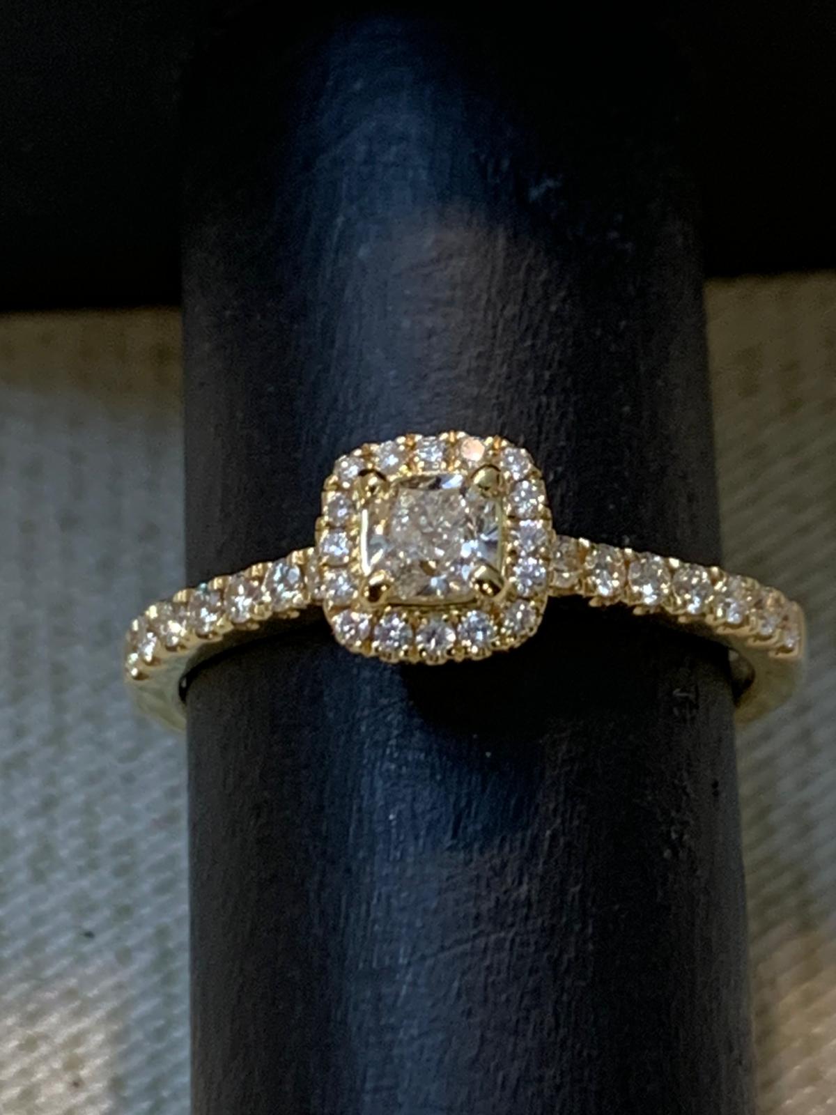Geelgouden ring 18krt cushion diamant GU3460